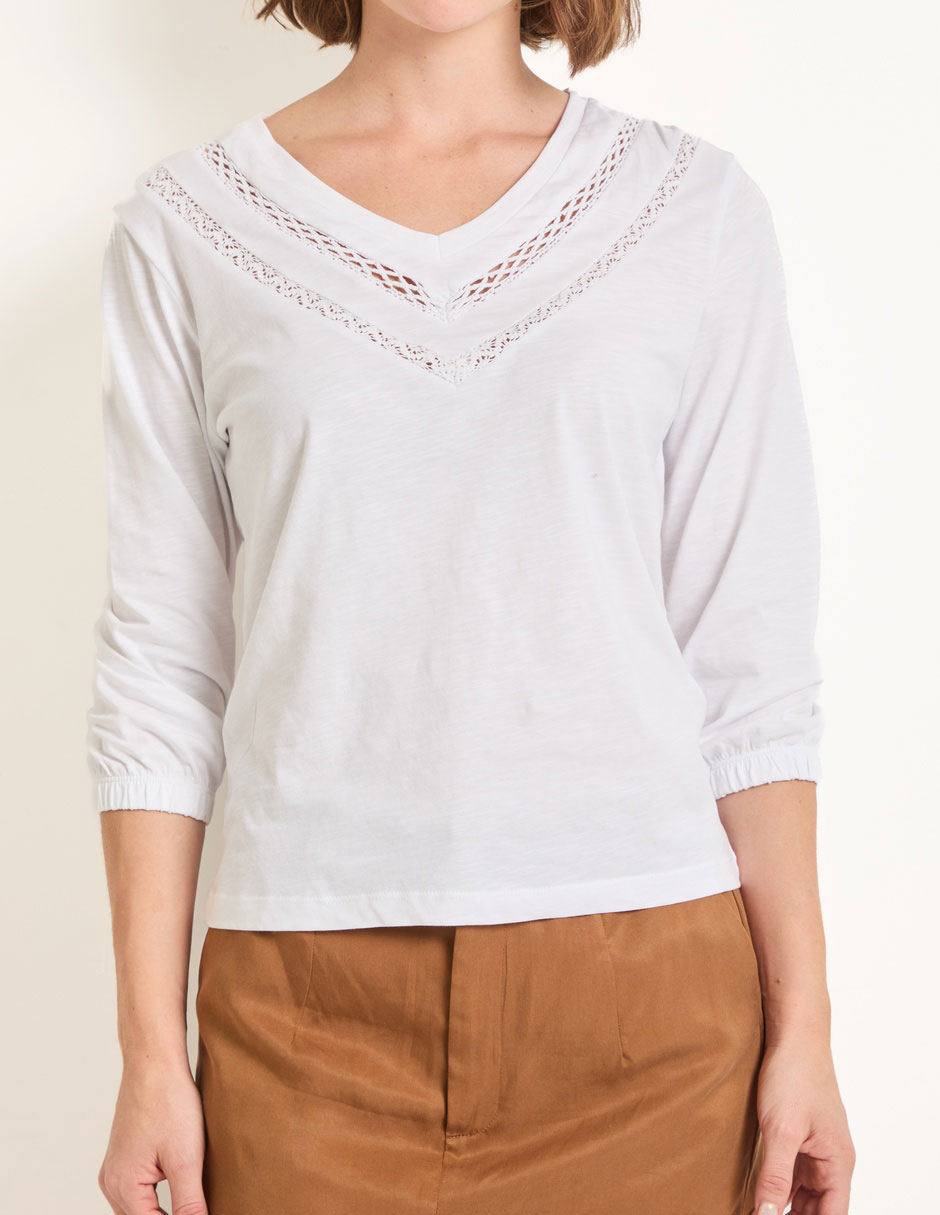 Playera manga 3/4 cuello V para mujer 5