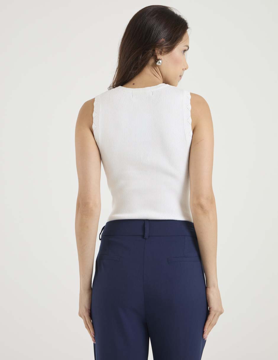 Top cuello redondo escote regular 2